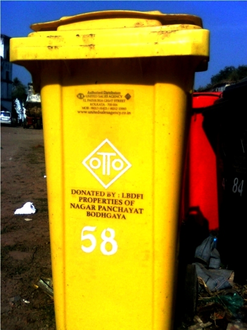 LIGHT OF BUDDHA DHAMMA FOUNDATION INTERNATIONAL DONATED THIS KIND OF DUSTBIN FOR BODHGAYA TO PUT INFRONT OF HOTELS AND GUEST HOUSE !!!